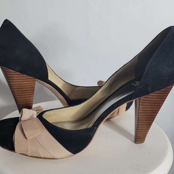 Black Suede Pumps by Studio 9 Size 8 - Picture 3 of 5